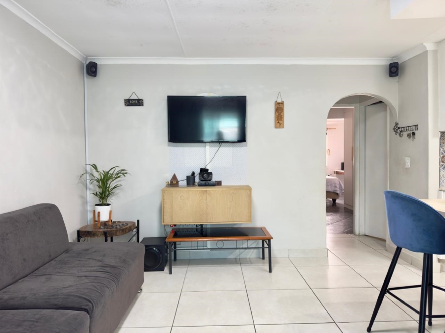  Bedroom Property for Sale in Lentegeur Western Cape